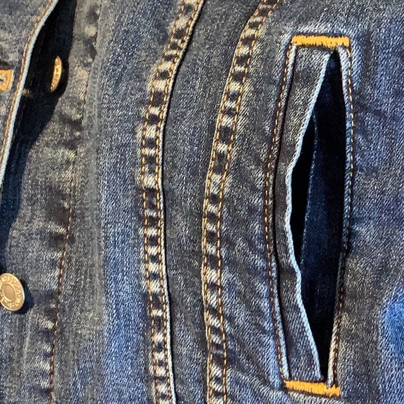 NWT Levis Original Hybrid Trucker Jean Denim Jacket Womens Size Medium - Picture 13 of 15